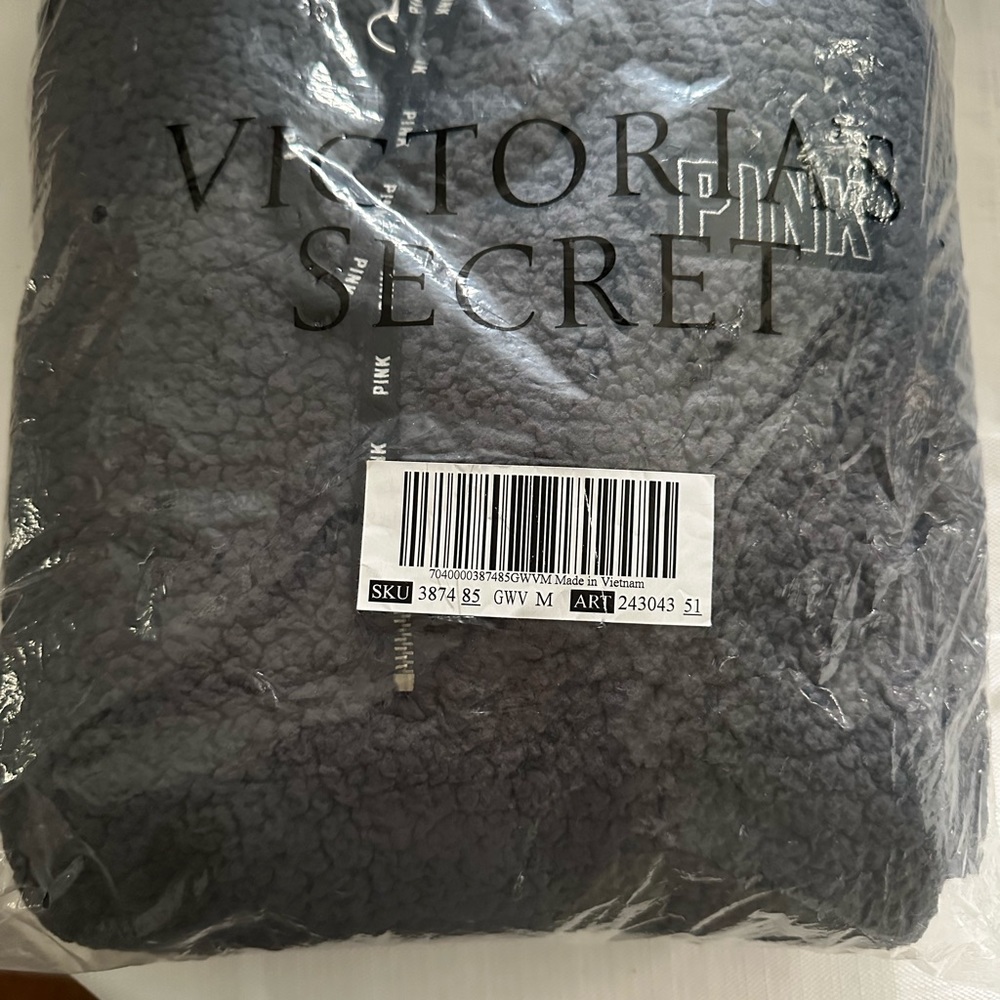 PINK Victoria’s Secret Sherpa Hoodie Pullover - Picture 2 of 3